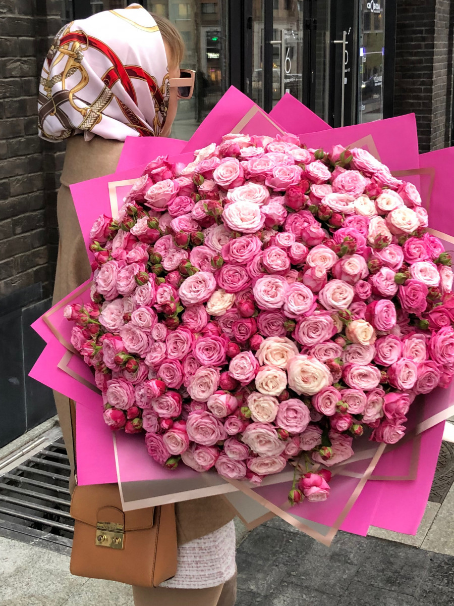 Букет из кустовых роз сорта Бомбастик(Bombastic) "Карнавал"