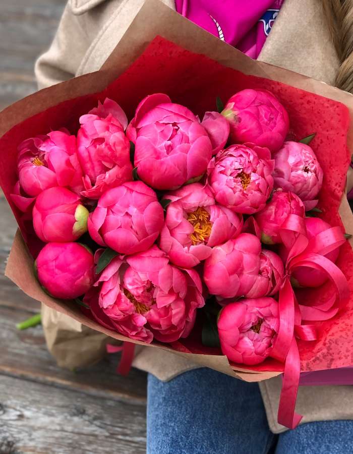 Букет из пионов сорта Корал Сансет "Коралловый закат"