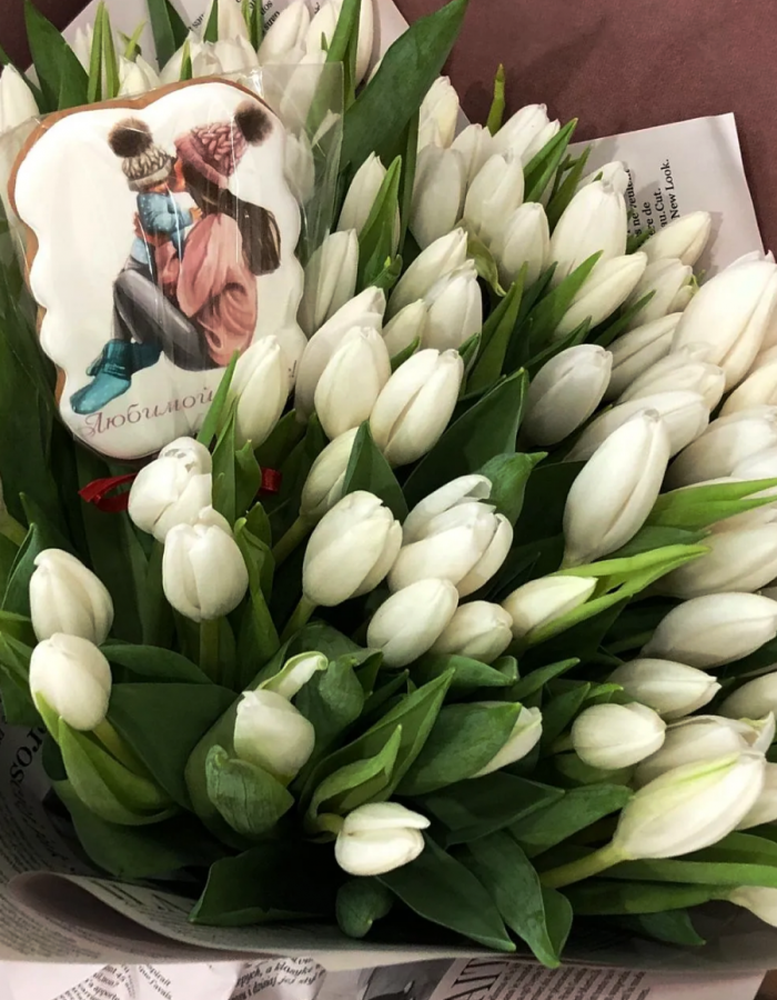 Букет из белых тюльпанов сорта Вайт Мастер "Лунный Сияж"