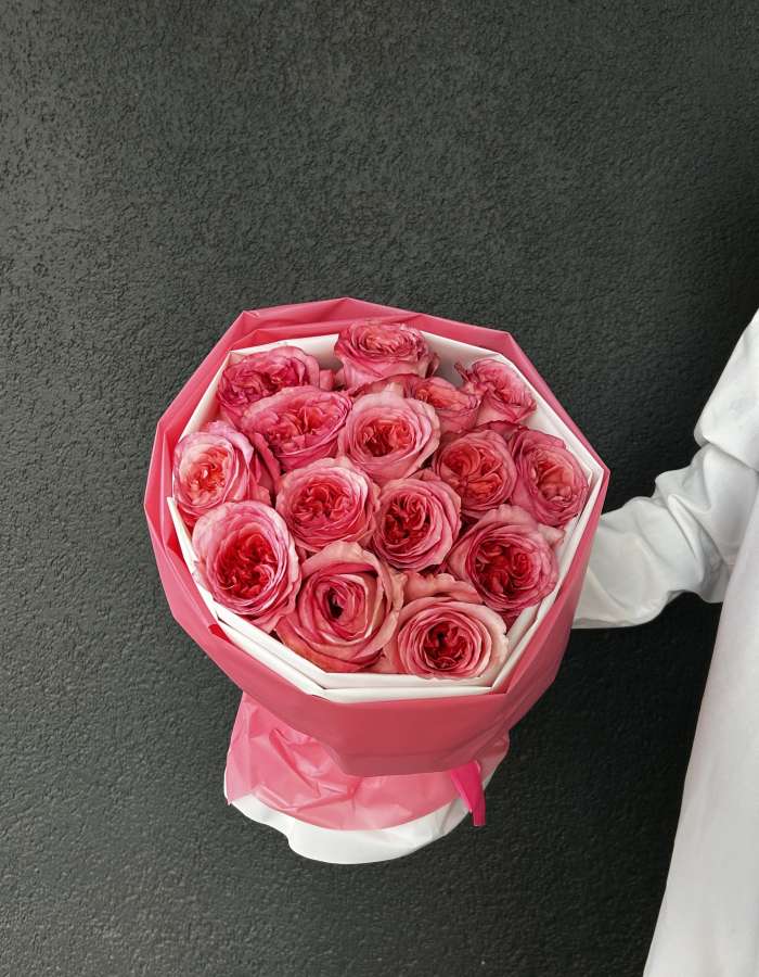 Букет из роз сорта Пинк Экспрешн "Лучезарный сюрприз"