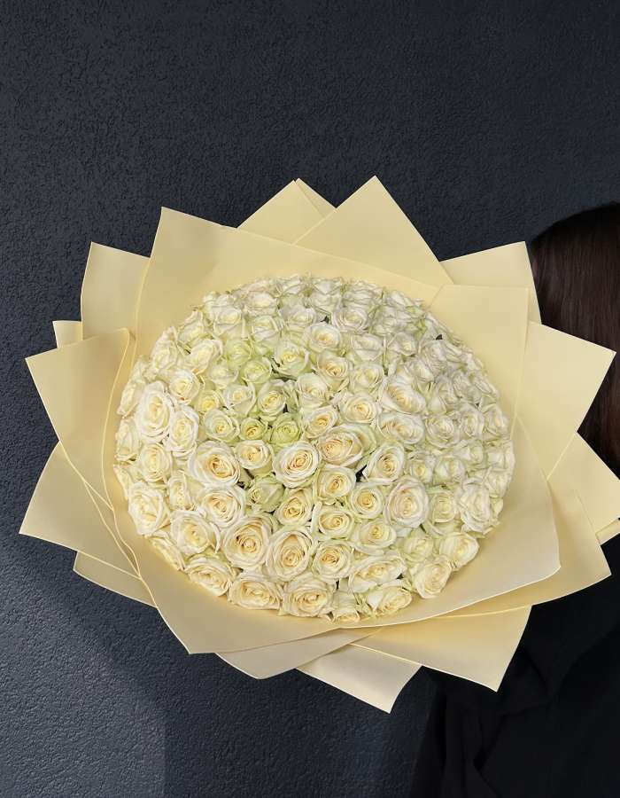 Букет из 101 белой розы Аваланж(Avalanche)