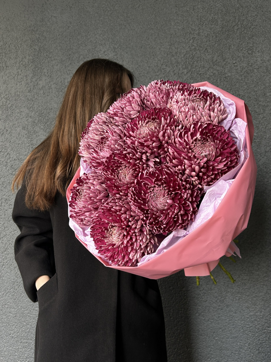 Букет из хризантем сортаБигуди(Bigoudi) "Бархатные Волны"