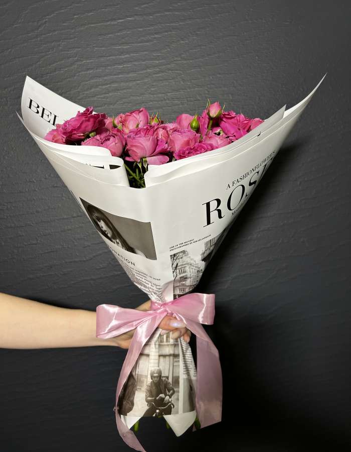 Букет из кустовых пионовидных роз "Малиновое безе"