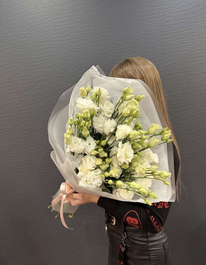 Букет из эустомы "Белый Лотос"