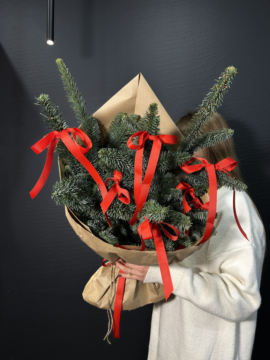 Новогодний букет из нобилиса Зимнее солнце