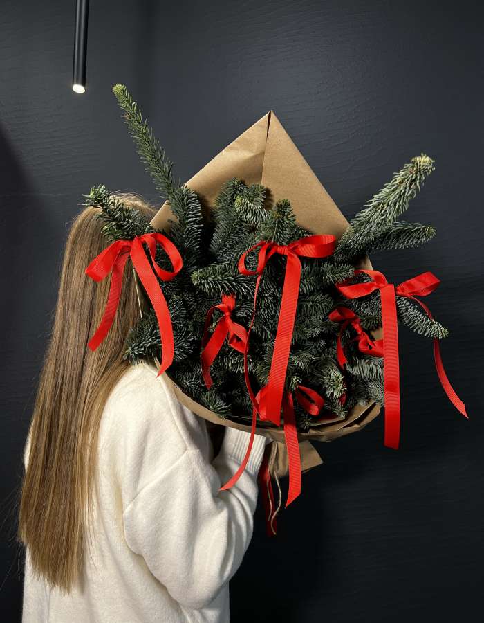 Новогодний букет из нобилиса Зимнее солнце