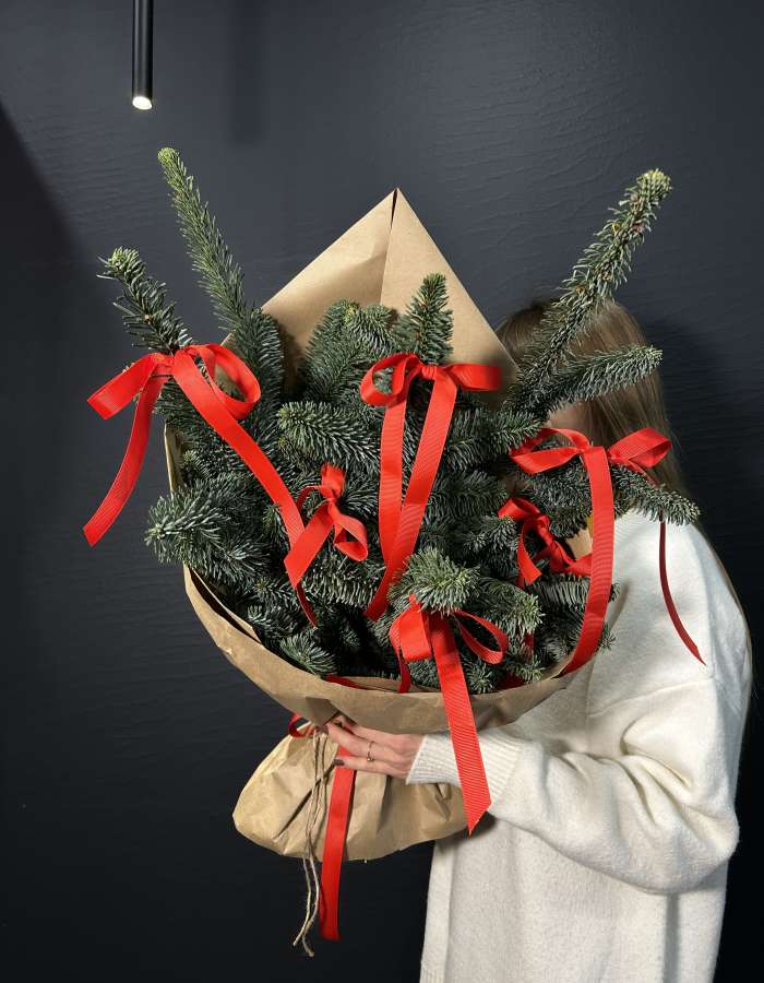 Новогодний букет из нобилиса Зимнее солнце