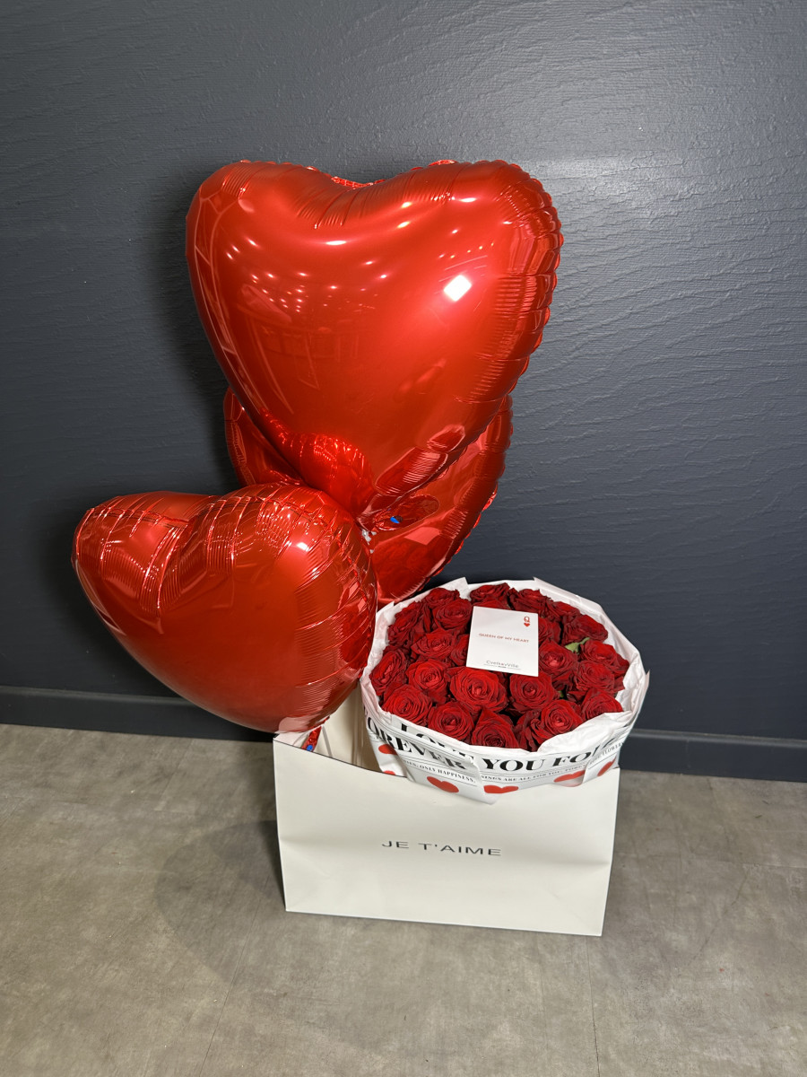 Комбо - 25 красных роз + шарики в сумке