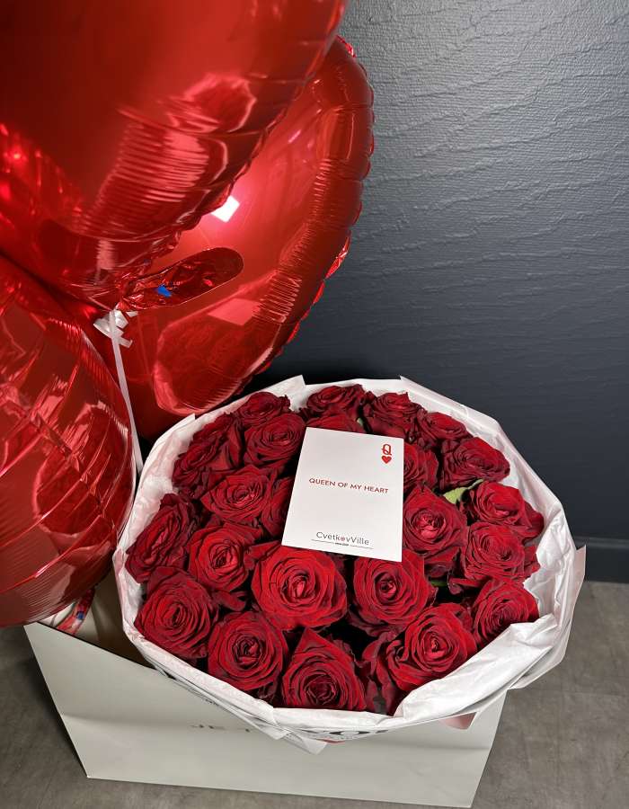 Комбо - 25 красных роз + шарики в сумке