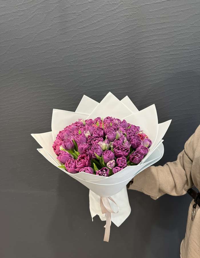 Букет из тюльпанов сорта Кастелла "Романтичная весна"