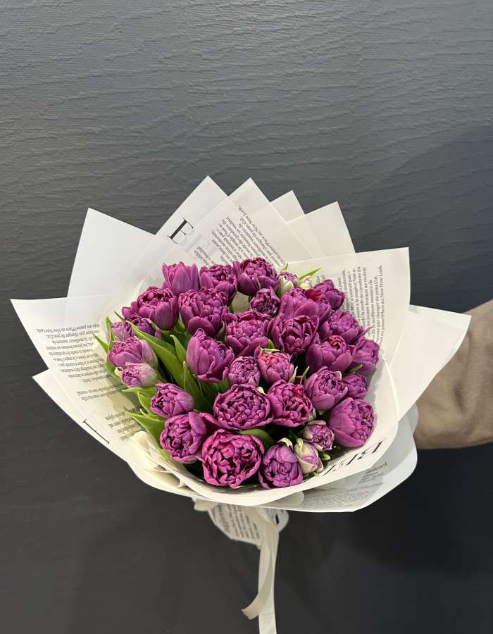 Букет из пионовидных тюльпанов сорта Кастелла "Весенние трели"