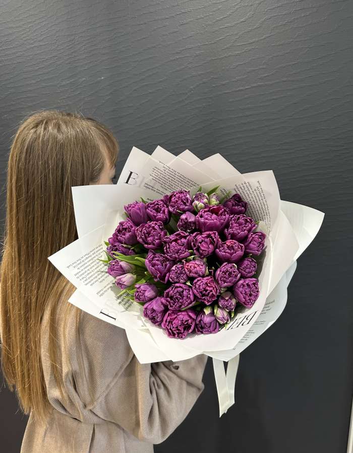 Букет из пионовидных тюльпанов сорта Кастелла "Весенние трели"