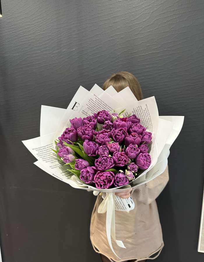 Букет из пионовидных тюльпанов сорта Кастелла "Весенние трели"