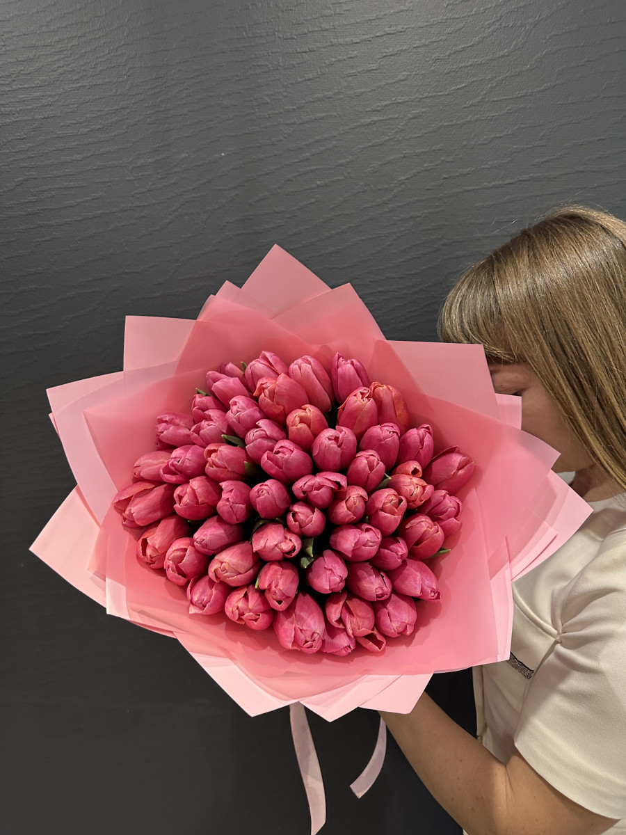 Букет из розовых тюльпанов "Клубничное мороженное"