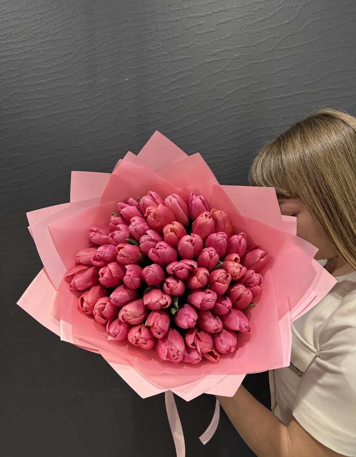 Букет из розовых тюльпанов "Клубничное мороженное"