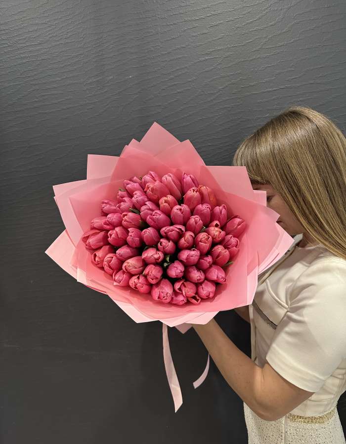 Букет из розовых тюльпанов "Клубничное мороженное"