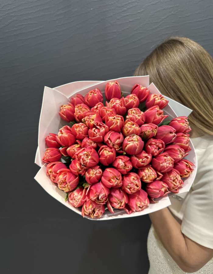 Букет из пионовидных тюльпанов сорта Коламбус "Розовая Вспышка"