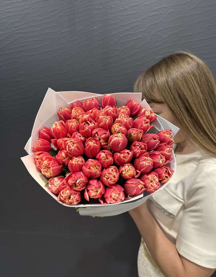 Букет из пионовидных тюльпанов сорта Коламбус "Розовая Вспышка"