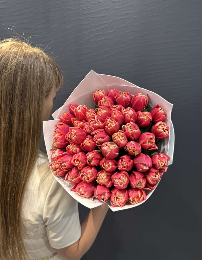 Букет из пионовидных тюльпанов сорта Коламбус "Розовая Вспышка"