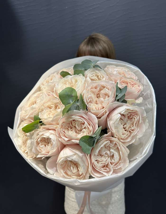 Букет из пионовидных роз сорта Шифон(Chiffon) "Пудровый Бархат"