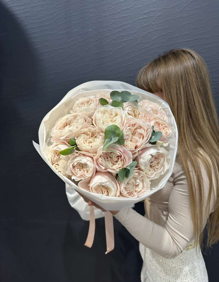 Букет из пионовидных роз сорта Шифон(Chiffon) "Пудровый Бархат"