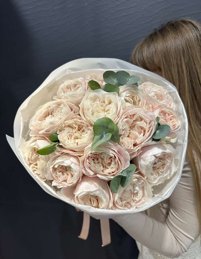 Букет из пионовидных роз сорта Шифон(Chiffon) "Пудровый Бархат"