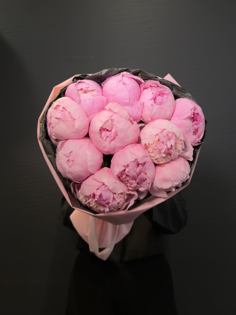 Букет из пионов сорта Сара Бернар "Трогательное признание"