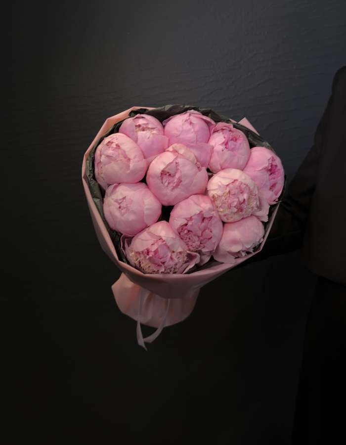 Букет из пионов сорта Сара Бернар "Трогательное признание"