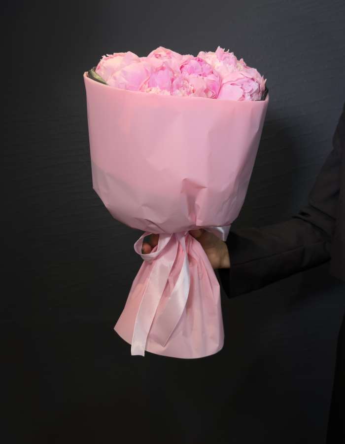 Букет из пионов сорта Сара Бернар "Трогательное признание"