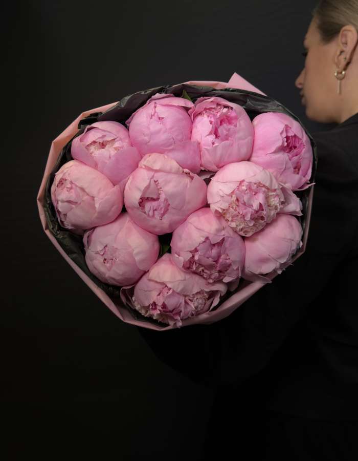 Букет из пионов сорта Сара Бернар "Трогательное признание"