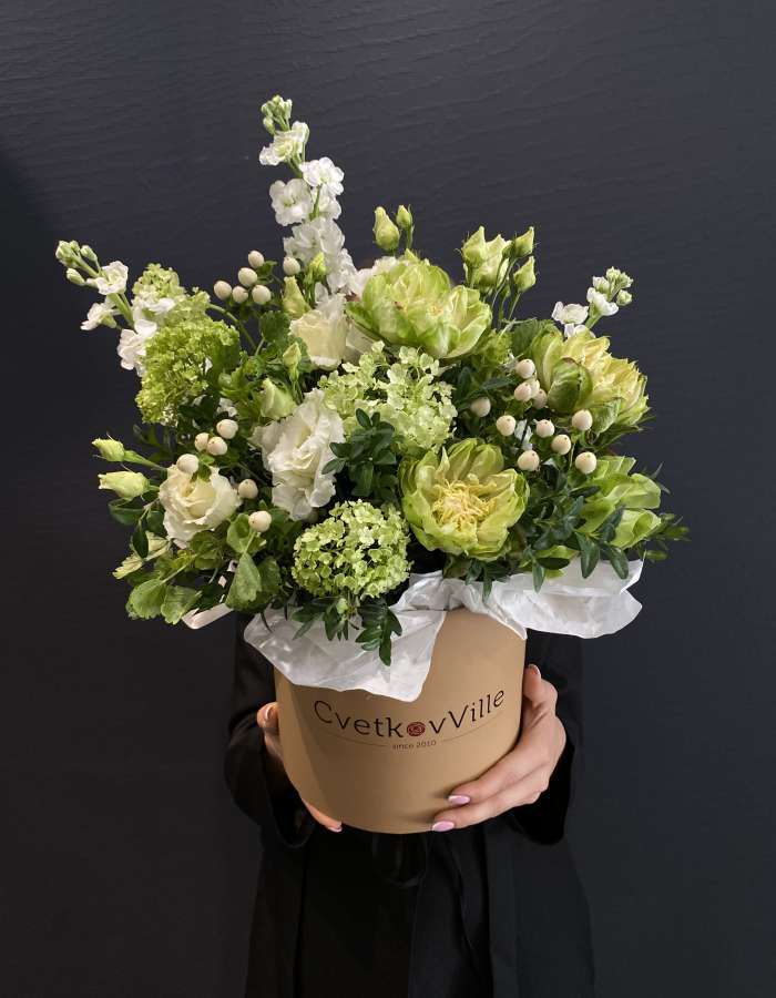 Коробка с цветами "Парижский шик"