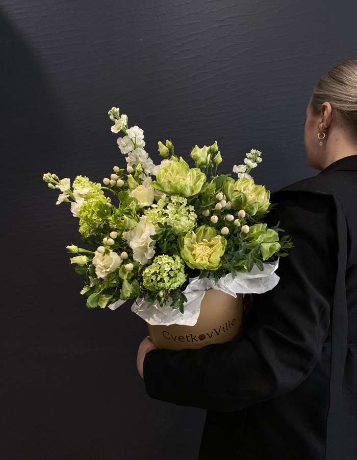 Коробка с цветами "Парижский шик"