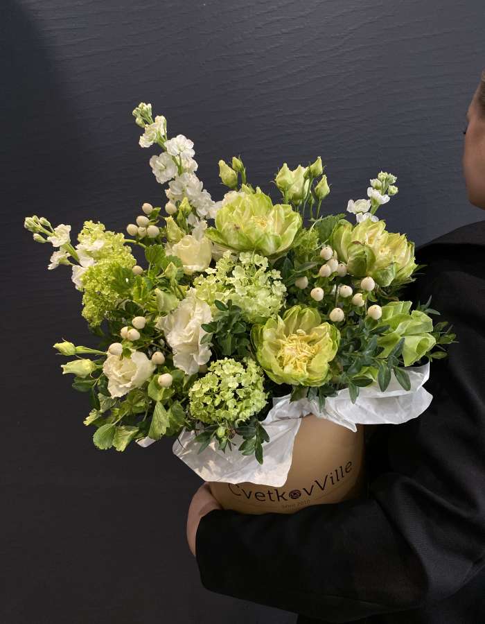 Коробка с цветами "Парижский шик"