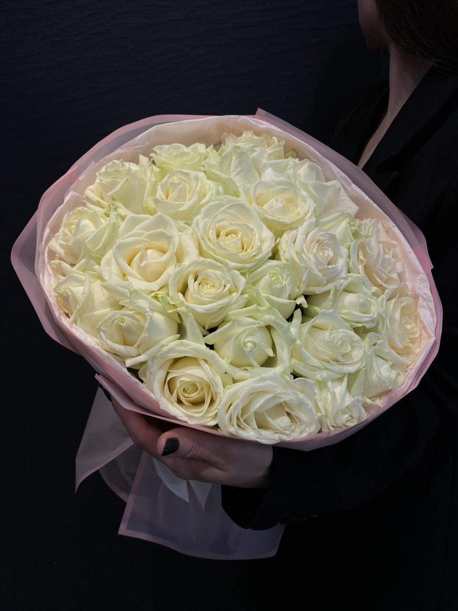 Букет из белых роз сорта Аваланж(Avalanche) "В саду грез"