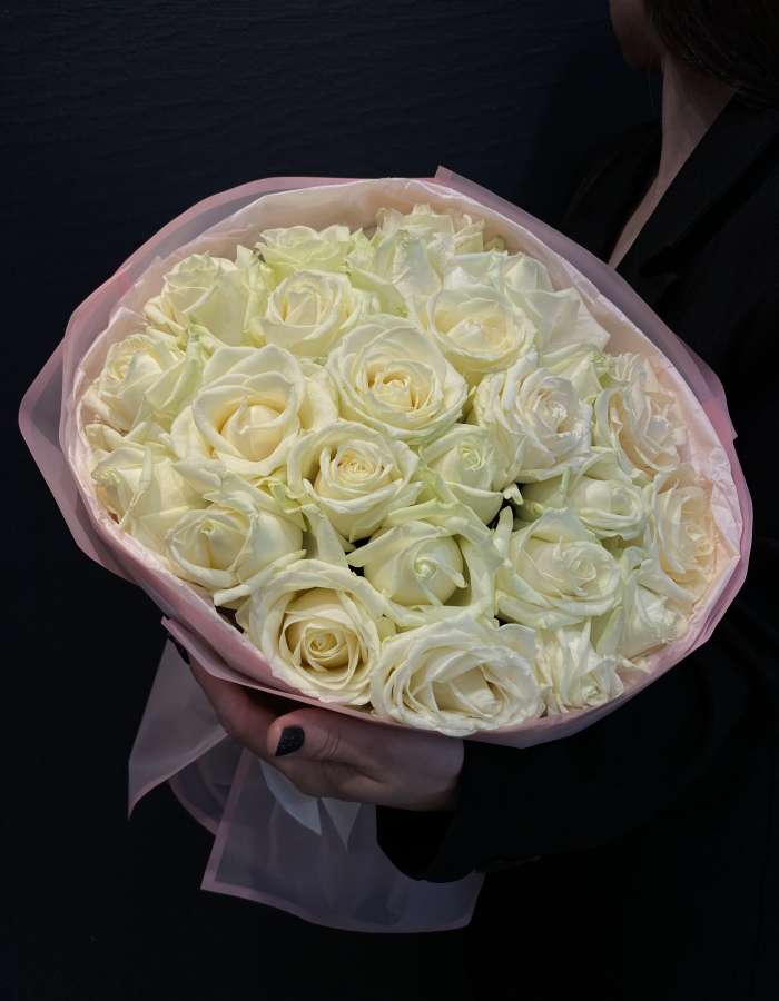 Букет из белых роз сорта Аваланж(Avalanche) "В саду грез"