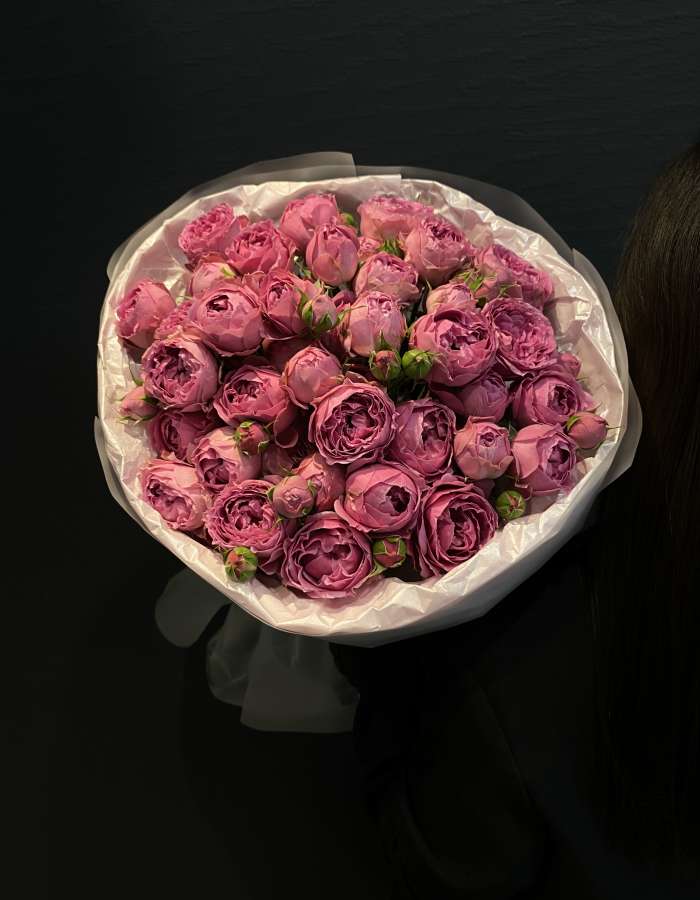 Букет из 11 кустовых роз сорта Мисти Баблз(Misty Bubbles)