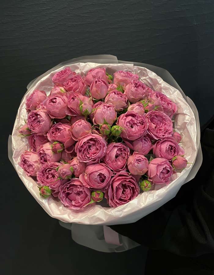 Букет из 11 кустовых роз сорта Мисти Баблз(Misty Bubbles)