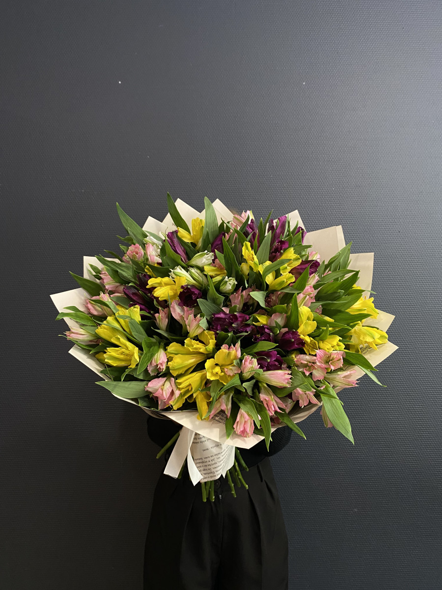 Букет из альстромерий "Разноцветный ворох"