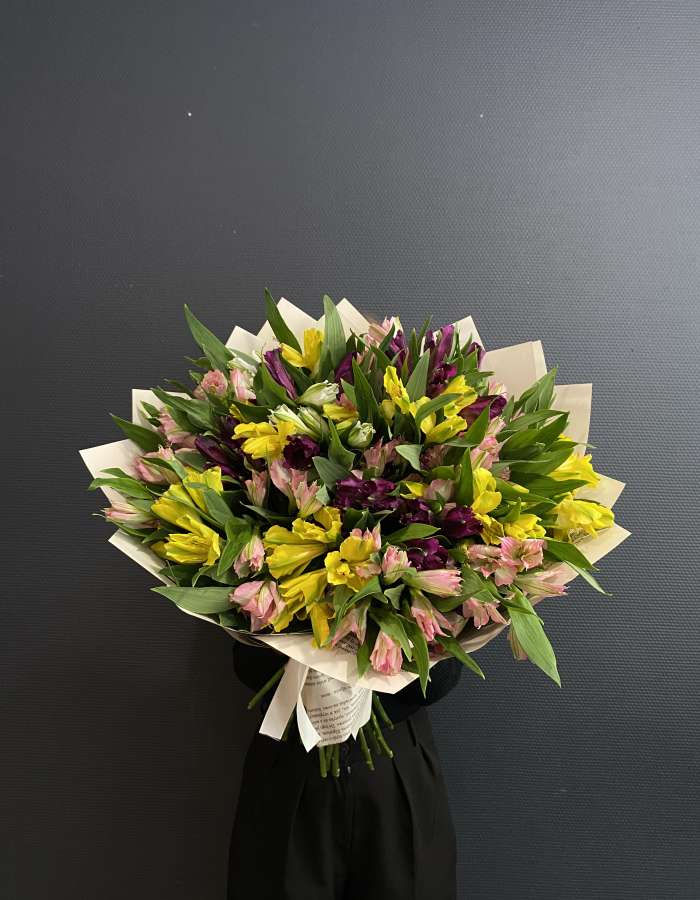 Букет из альстромерий "Разноцветный ворох"