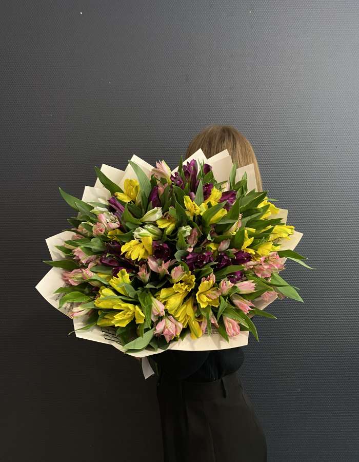 Букет из альстромерий "Разноцветный ворох"