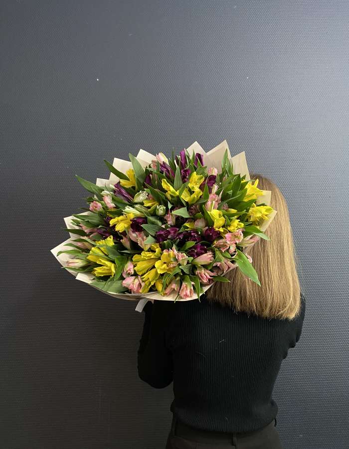 Букет из альстромерий "Разноцветный ворох"