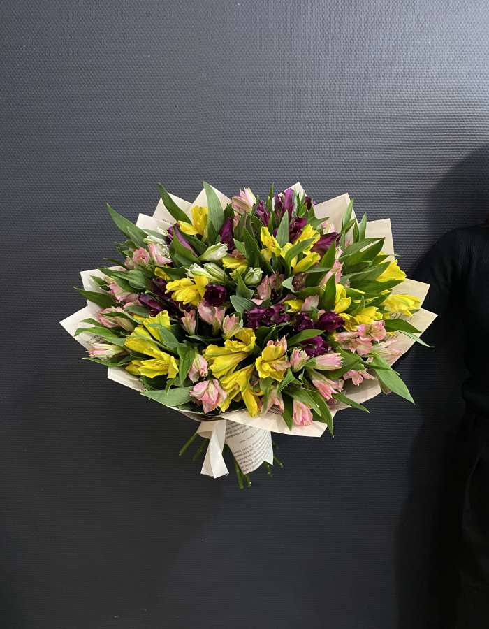Букет из альстромерий "Разноцветный ворох"