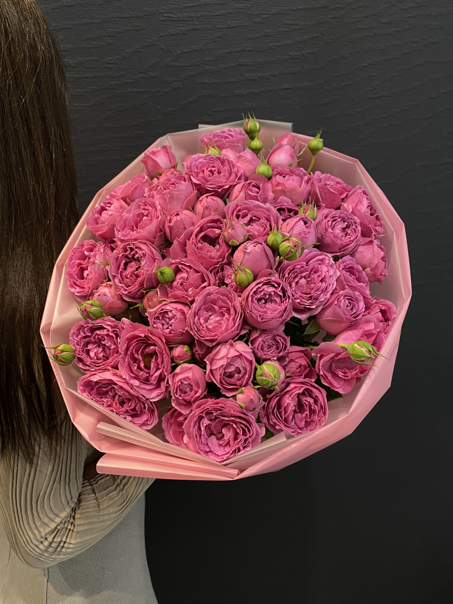 Букет из 15 кустовых роз сорта Мисти Баблз(Misty Bubbles)