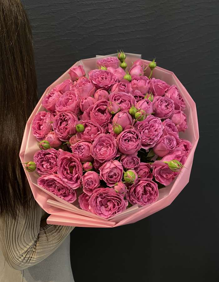 Букет из 15 кустовых роз сорта Мисти Баблз(Misty Bubbles)