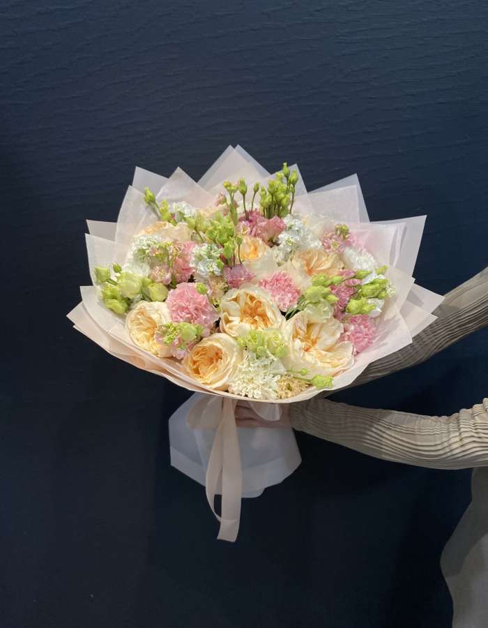 Букет из роз сорта Вики Гарден(Vicky Garden) "Чародейка"