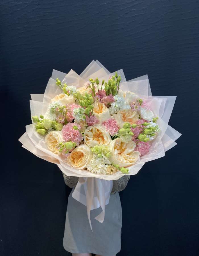 Букет из роз сорта Вики Гарден(Vicky Garden) "Чародейка"