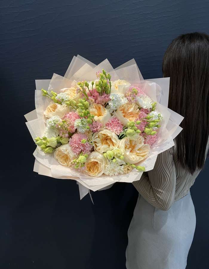 Букет из роз сорта Вики Гарден(Vicky Garden) "Чародейка"