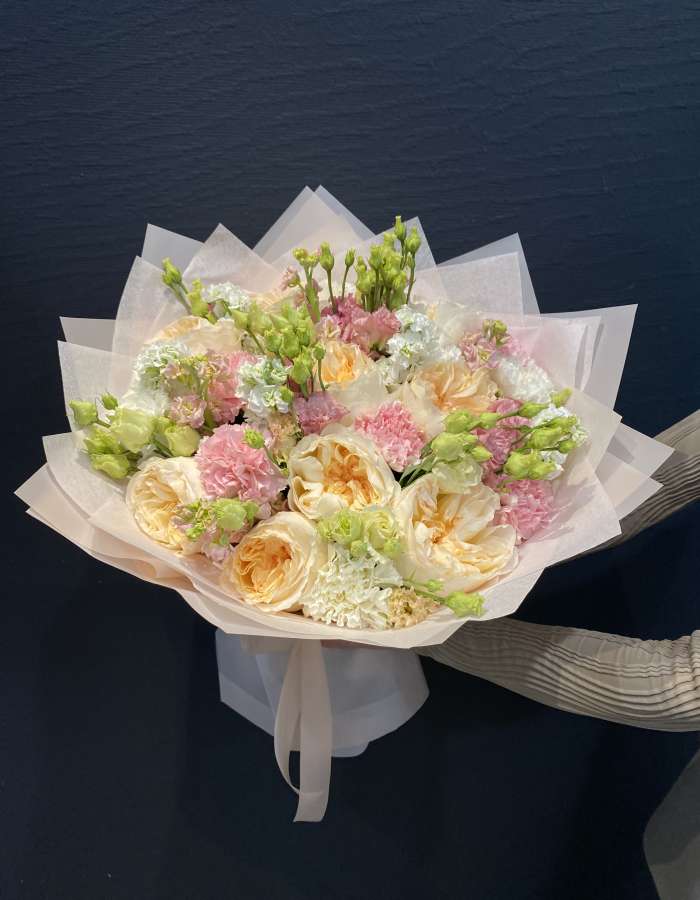 Букет из роз сорта Вики Гарден(Vicky Garden) "Чародейка"