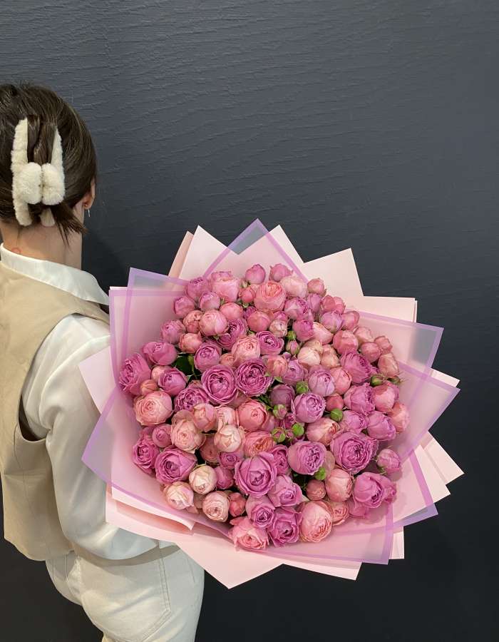 Букет из кустовых роз сорта Сильва Пинк(Silva Pink) "Афродита"