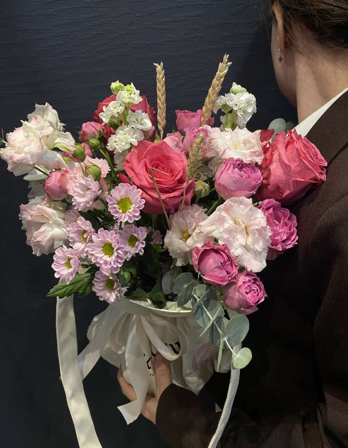 Шоппер с эустомой и розой сорта Лола(Lola) "Ариадна"